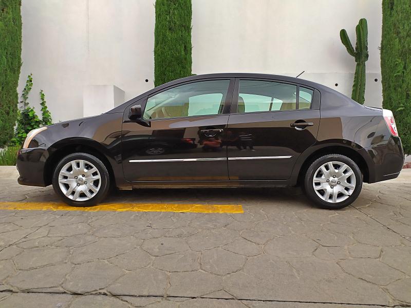 Nissan Sentra • 2012 • 92,000 km 5