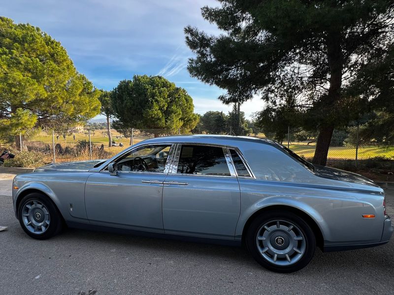 Rolls-Royce Phantom • 2004 • 51,671 km 9