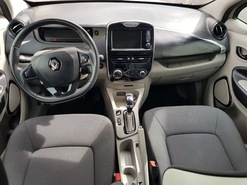 Renault Zoé • 2015 • 135,000 km 4