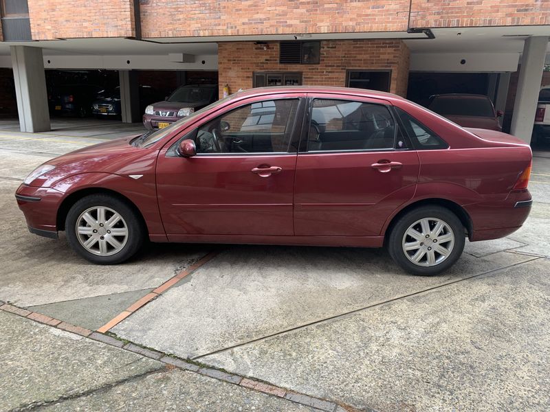 Ford Focus • 2008 • 35,500 km 3