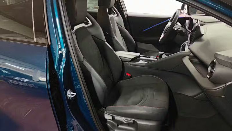 Toyota C-HR • 2024 • 5,350 km 26