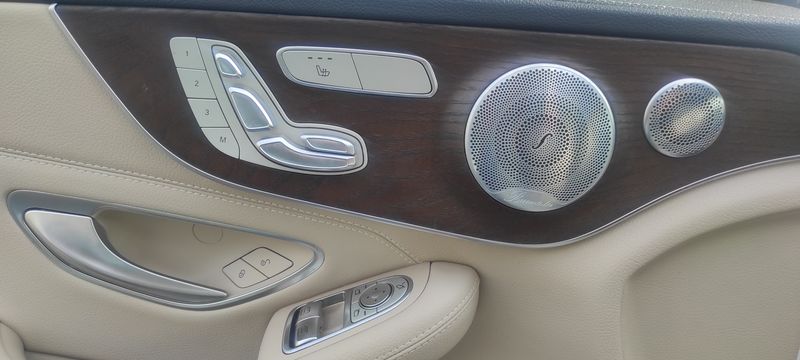 Mercedes-Benz C-Class • 2016 • 94,000 km 10