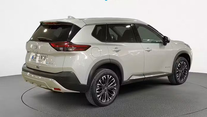 Nissan X-Trail • 2025 • 8,000 km 3