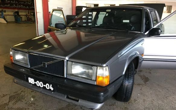 Volvo 740 • 1986 • 220,000 km 1