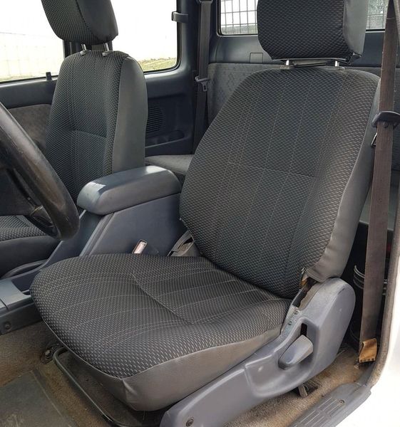 Toyota Hilux • 2005 • 350,000 km 3