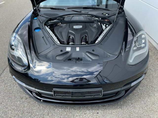 Porsche Panamera • 2016 • 104,000 km 3