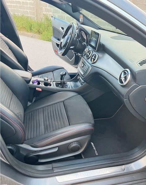 Mercedes-Benz 200 - 300 • 2017 • 110,000 km 2