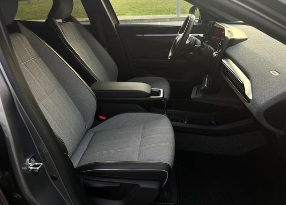 Renault Mégane • 2023 • 16,000 km 18