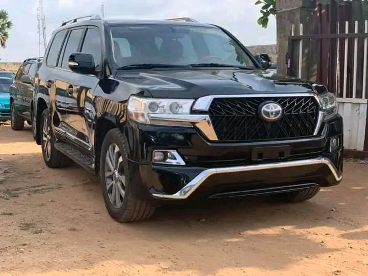 Toyota Land Cruiser • 2018 • 50,000 km 1