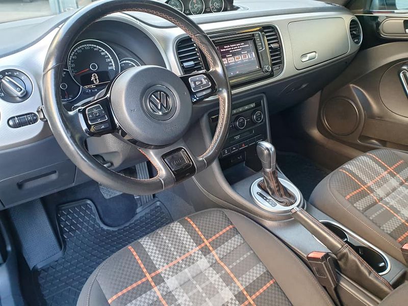 Volkswagen New Beetle Cabrio • 2015 • 139,000 km 4