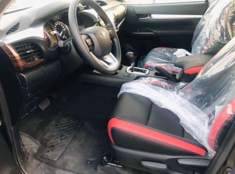 Toyota Hilux • 2020 • 32 km 3