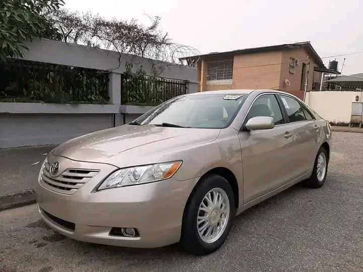 Toyota Camry • 2010 • 126,340 km 6
