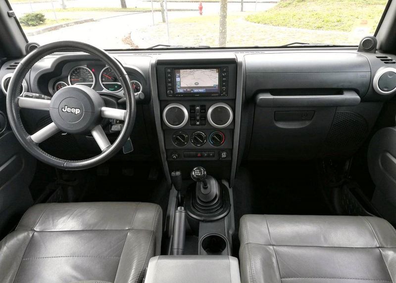 Jeep Commander • 2008 • 110,000 km 3