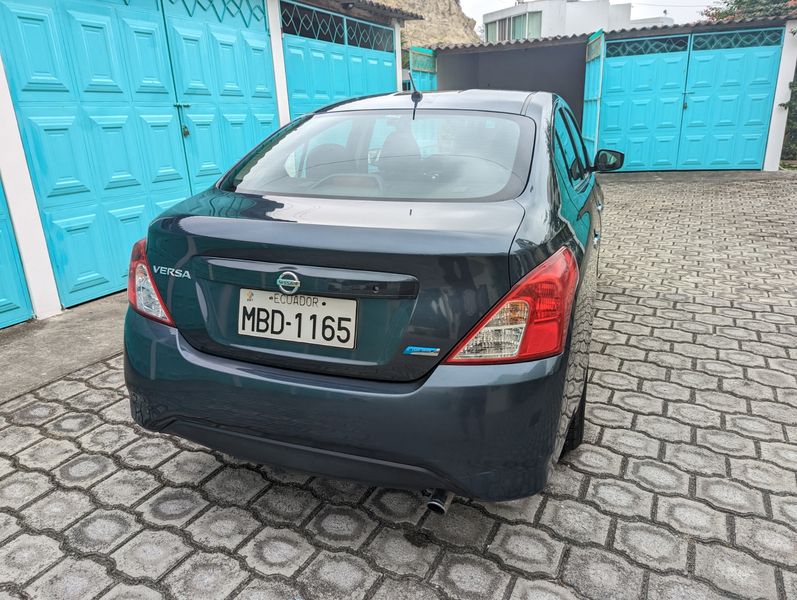 Nissan Versa • 2017 • 34,500 km 12