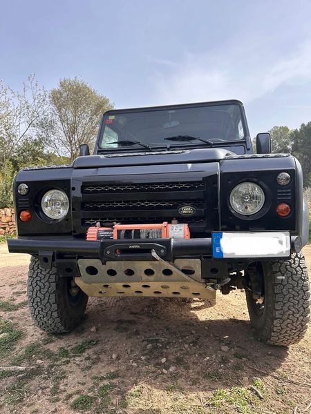 Land Rover Defender • 2006 • 276,000 km 1