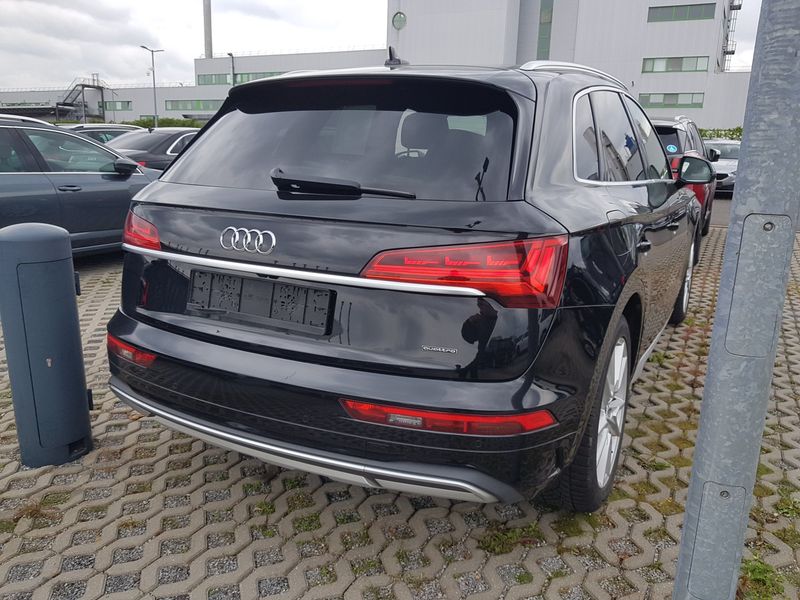 Audi Q5 • 2021 • 132,000 km 2