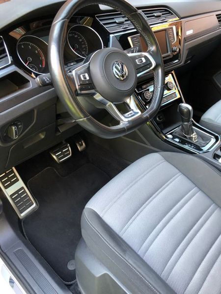 Volkswagen Touran • 2017 • 111,000 km 3