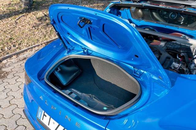 Renault Mégane • 2018 • 32,000 km 8