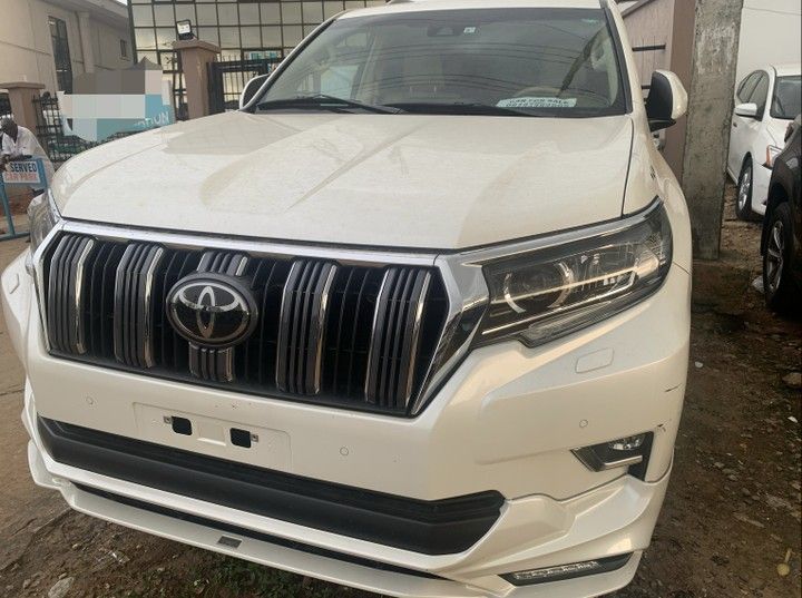 Toyota Land Cruiser • 2019 • 32 km 3