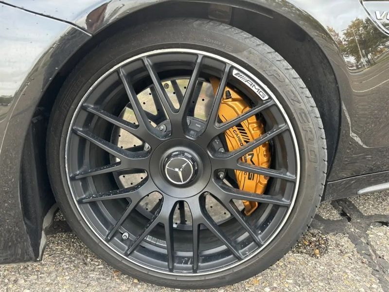 Mercedes-Benz C-Class • 2015 • 129,000 km 5