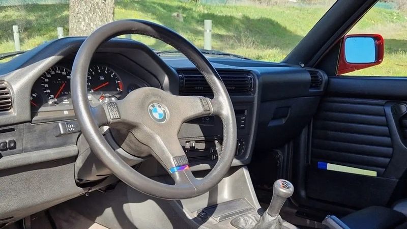 BMW 3 Series • 1987 • 235,000 km 2