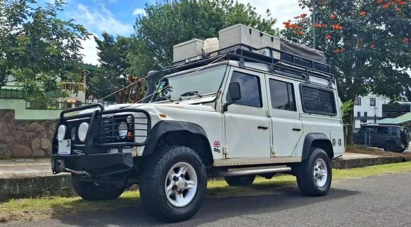 Land Rover Defender • 2002 • 357,338 km 16