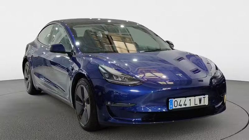 Tesla Model 3 • 2022 • 37,418 km 4