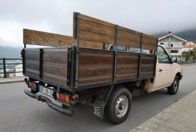 Nissan Pickup • 1996 • 190,000 km 4