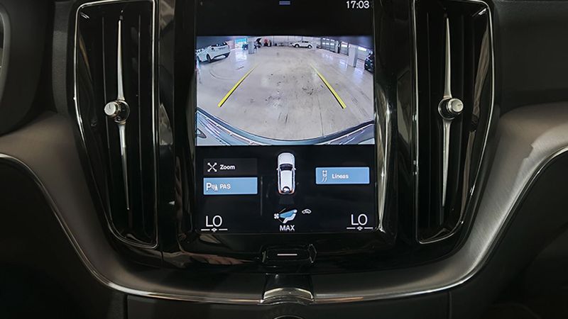 Volvo XC60 • 2020 • 49,138 km 2