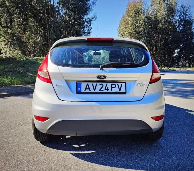Ford Fiesta • 2009 • 130,000 km 2