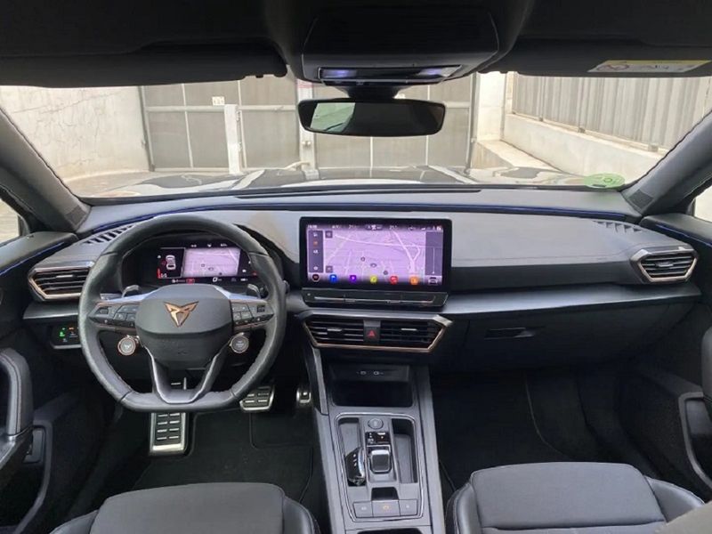 Seat Leon • 2020 • 61,400 km 3