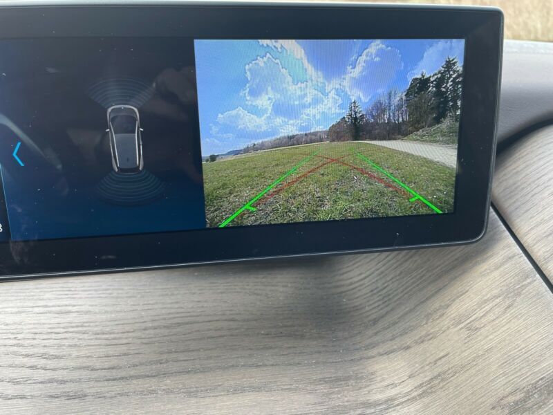 BMW i3 • 2020 • 30,980 km 13