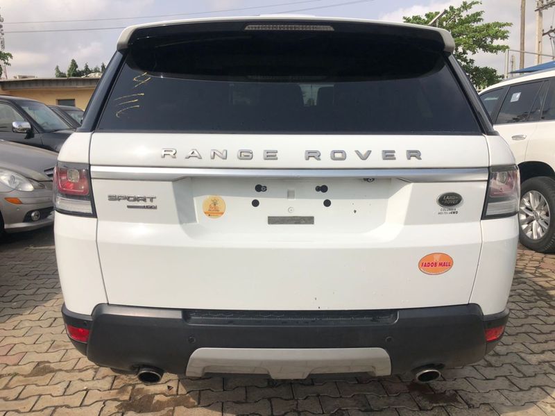 Land Rover Range Rover • 2018 • 50,000 km 3