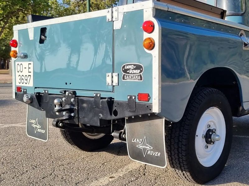 Land Rover LR3 • 1976 • 65,800 km 9