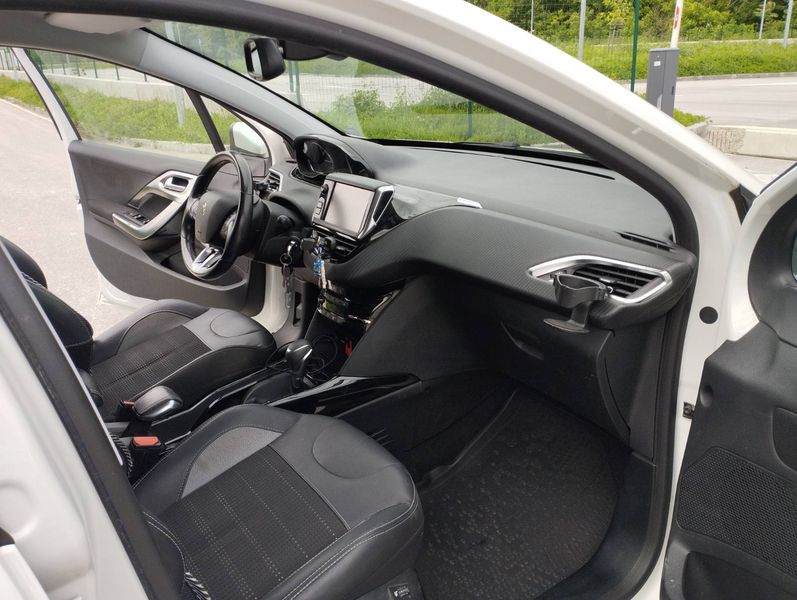 Peugeot 2008 • 2018 • 93,500 km 3