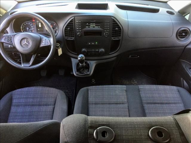 Mercedes-Benz 115 • 2016 • 192,500 km 3