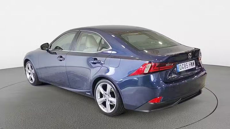 Lexus IS • 2014 • 136,088 km 4