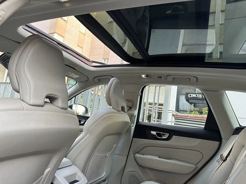 Volvo XC60 • 2019 • 71,800 km 10