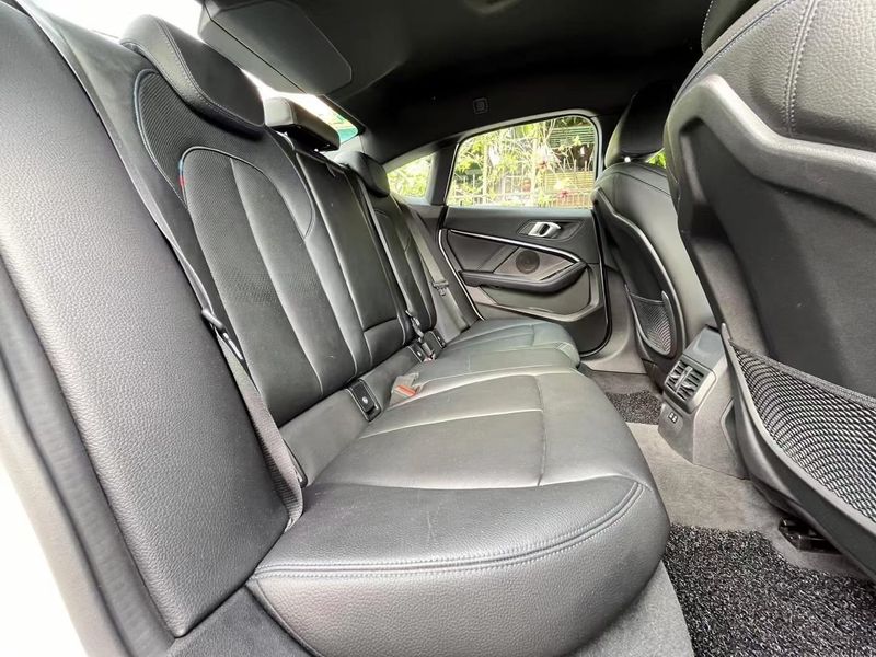 BMW i8 • 2021 • 120 km 4