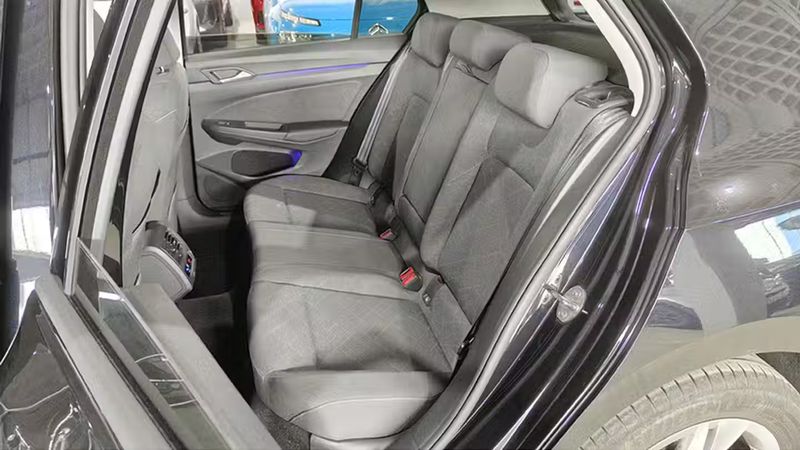 Volkswagen Golf • 2023 • 28,375 km 5