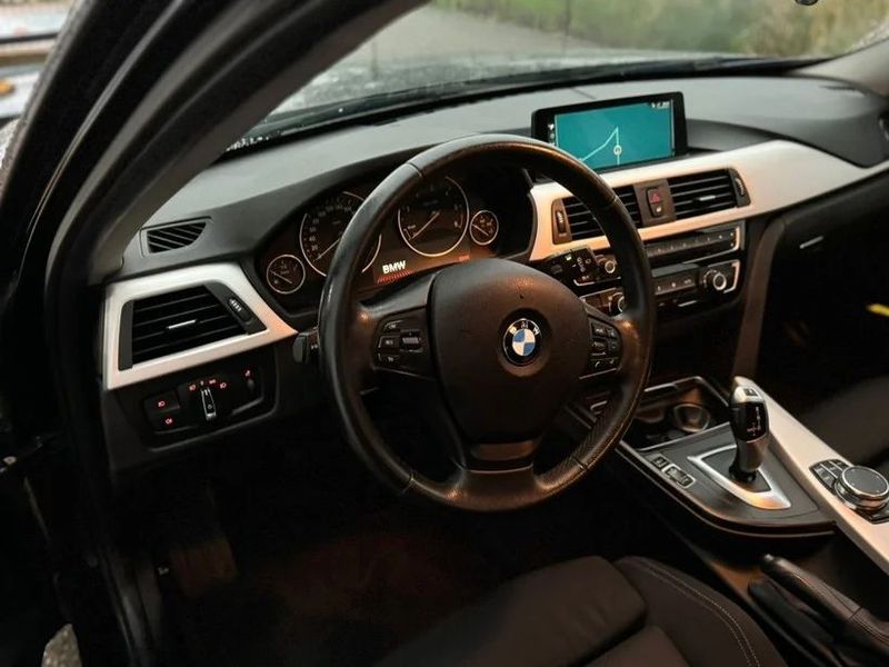 BMW 3 Series • 2017 • 174,000 km 7