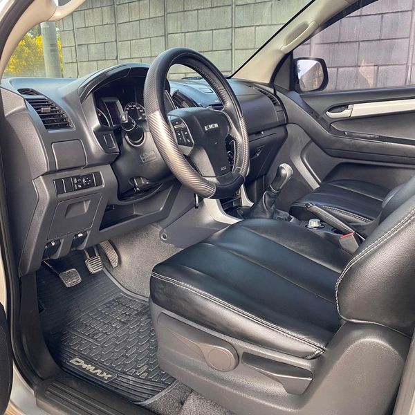 Isuzu D-MAX • 2014 • 98,000 mi 4