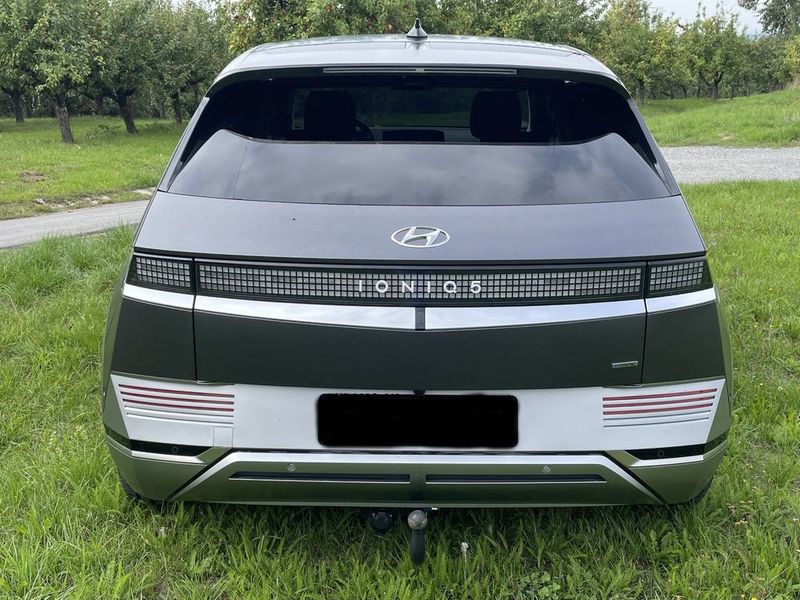 Hyundai Ioniq Electric • 2022 • 18,500 km 4