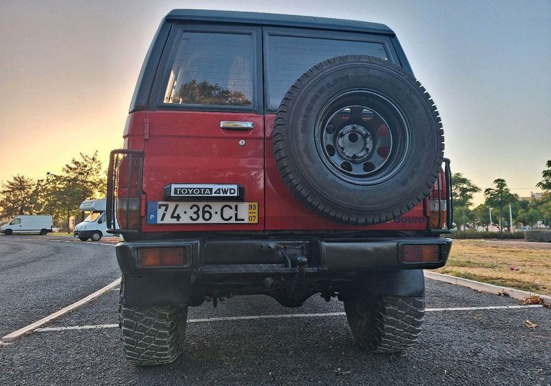 Toyota Hilux • 1993 • 100,000 km 2