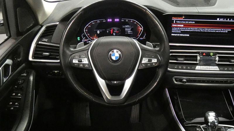 BMW X5 • 2020 • 165,000 km 2