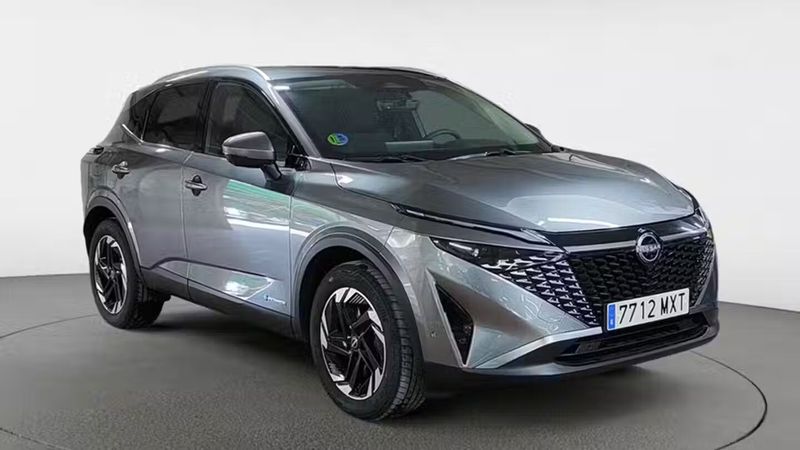 Nissan Qashqai • 2025 • 5,720 km 4