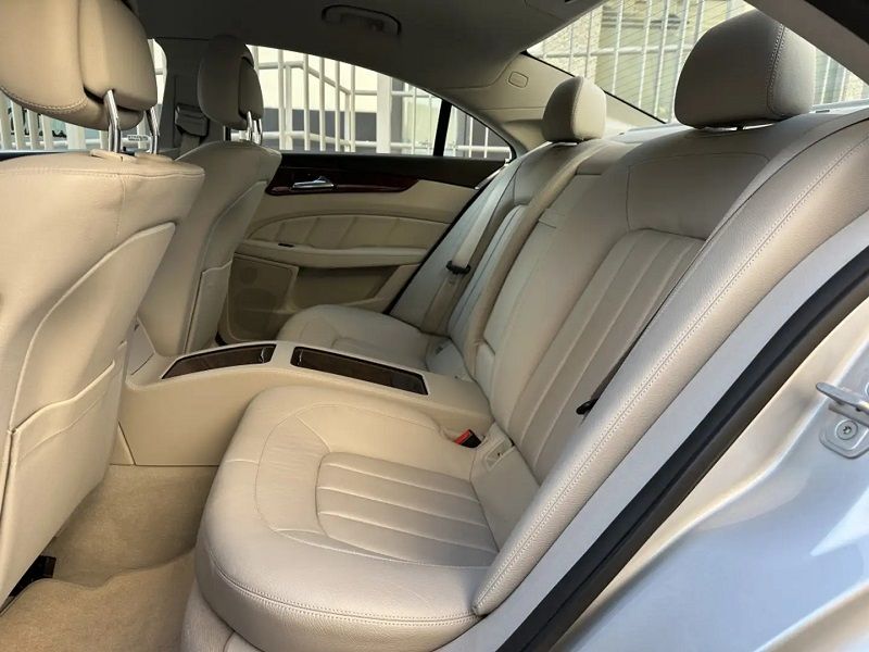 Mercedes-Benz CLS • 2011 • 82,700 km 3