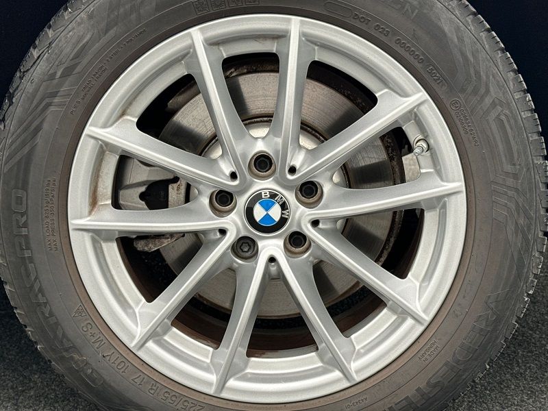 BMW 5 Series • 2022 • 43,148 km 3