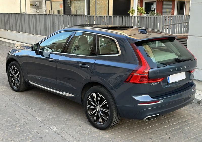 Volvo XC60 • 2019 • 121,800 km 6