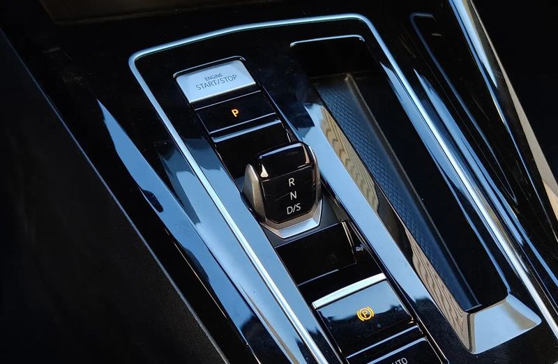 Volkswagen Golf Variant • 2024 • 12,440 km 5